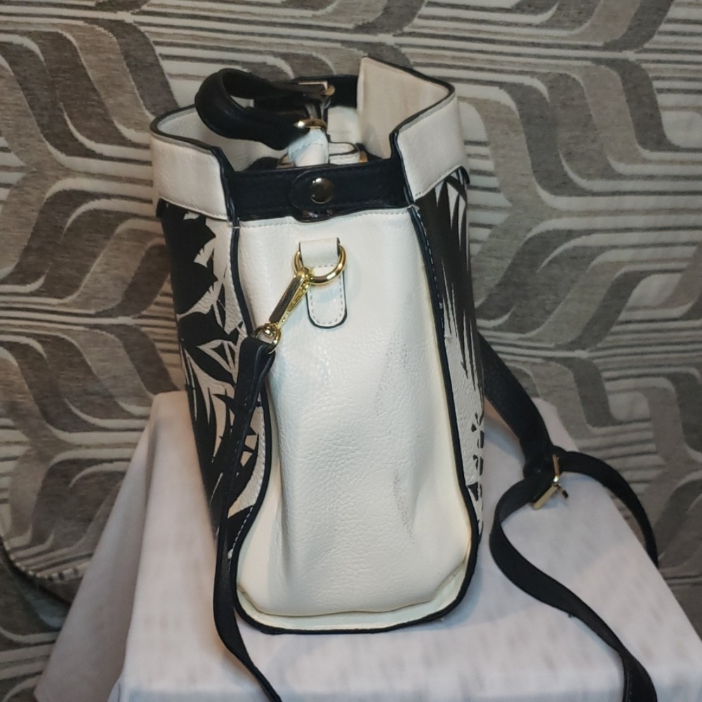 Bag - Picture 2 of 4
